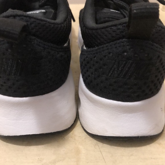 Womens Nike Airmax shoes - Picture 2 of 5